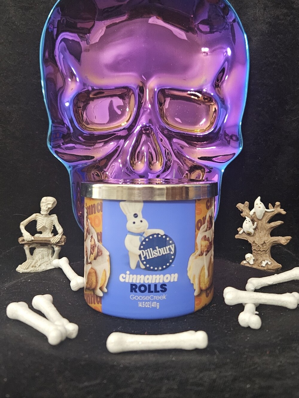 NWT Goose Creek Pillsbury Cinnamon Rolls Candle - Blue and Tan